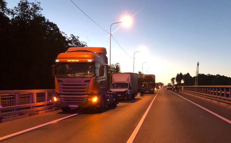 В Ядринском округе столкнулись 4 фуры. Погиб 1 человек