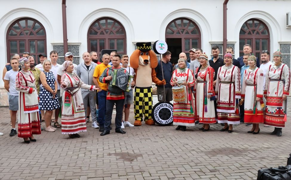 В Чебоксары прибыли финалисты конкурса «Лучший водитель такси в России»