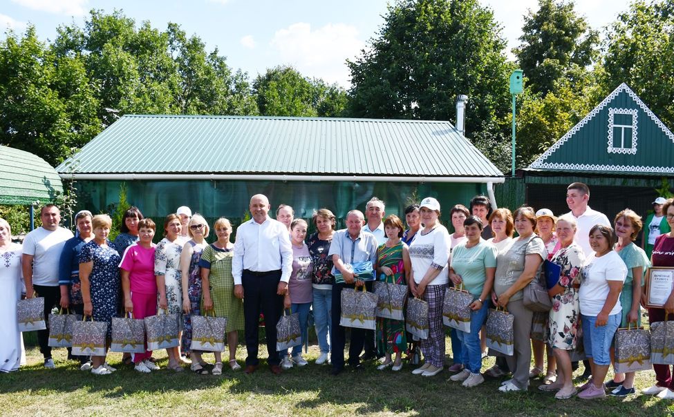В Батыревском округе провели слет доярок 