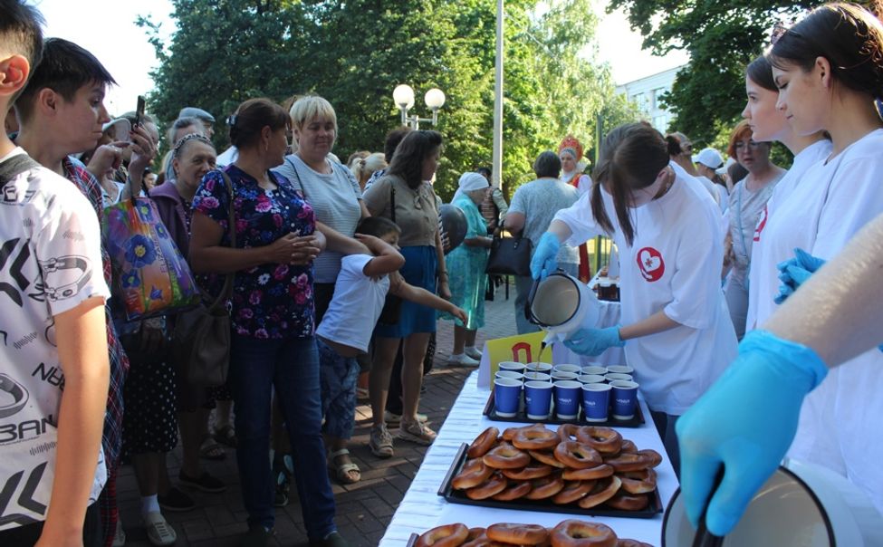 В шестой раз Чапай собрал чебоксарцев и гостей города на чай