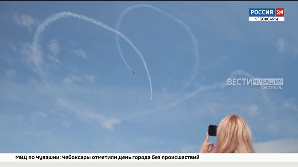 За выступлением авиагруппы на Красной площади следили около 5 тыс. чебоксарцев
