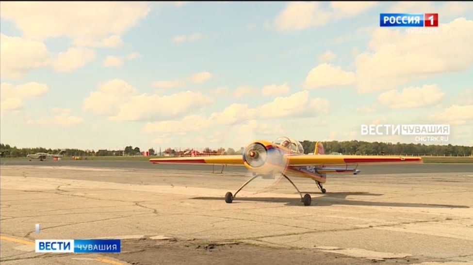 Пилоты авиашоу «Звезда» провели день открытых дверей в Чебоксарском аэропорту
