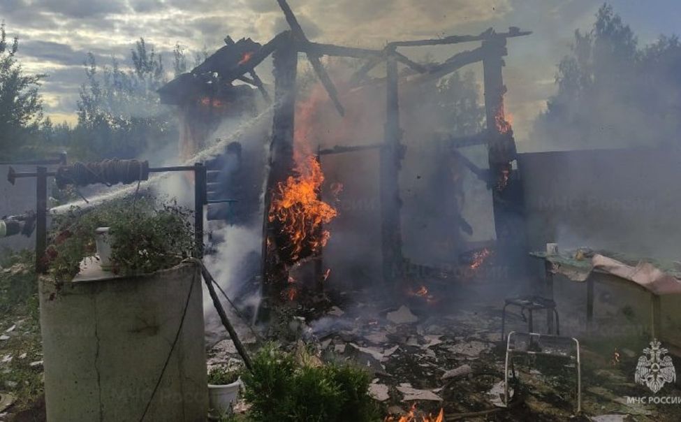 За сутки в Чувашии горели 2 бани и грузовой УАЗ