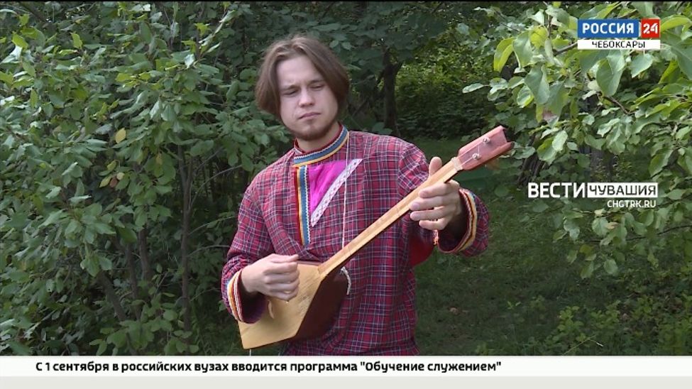 Студент из Чебоксар изготавливает музыкальные инструменты 