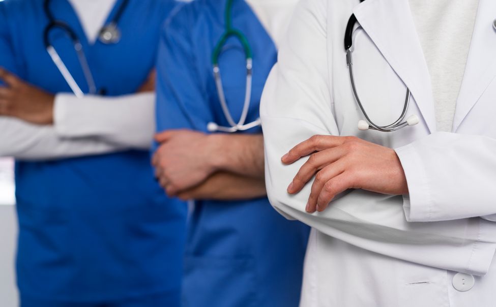 В Ядринском округе пьяный мужчина угрожал кухонным ножом сотрудникам "скорой"
