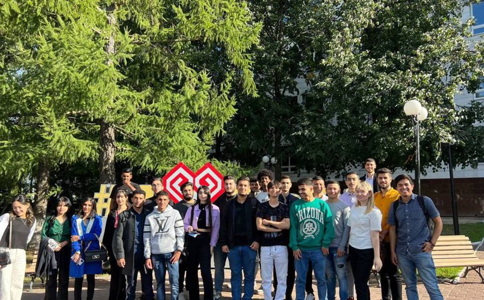 Первокурсники-иностранцы знакомятся с Чувашским госуниверситетом