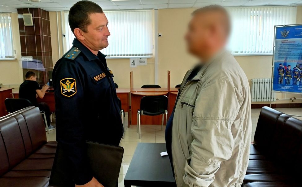 Житель Аликово выплатил алименты сыну под угрозой уголовного преследования