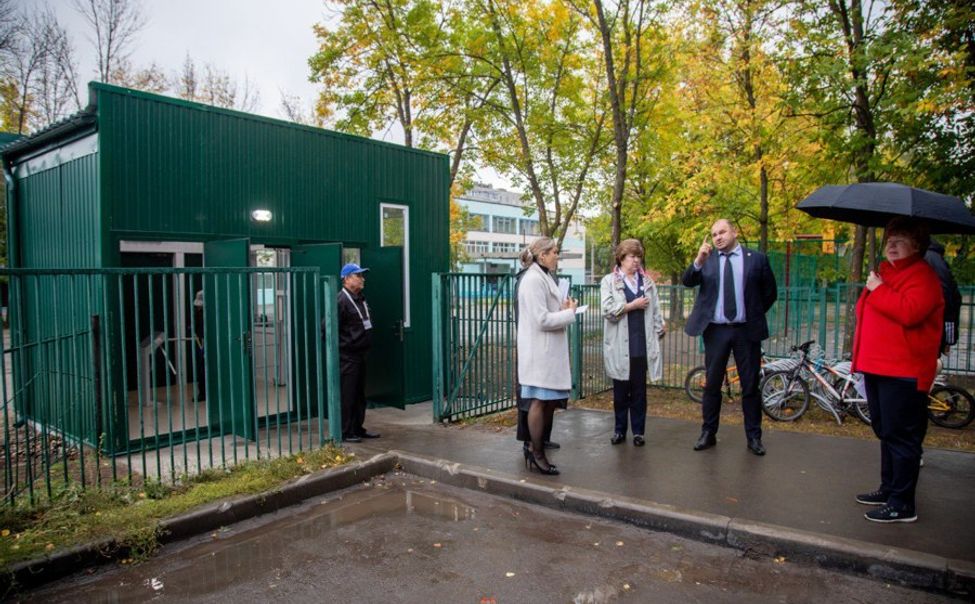 В чебоксарских школах проверили посты охраны