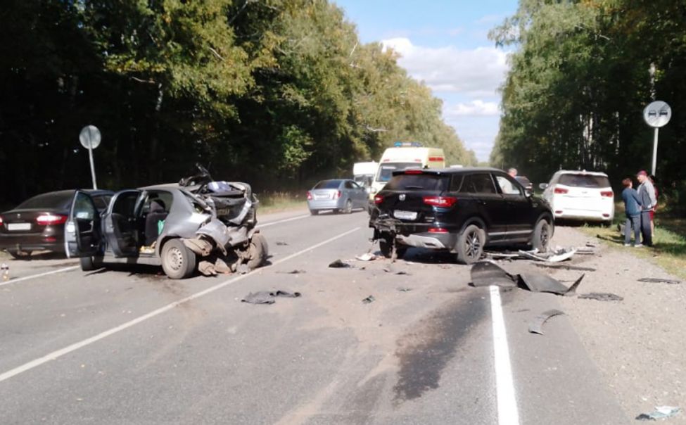 В Цивильском округе при столкновении 4 автомобилей погиб 1 человек