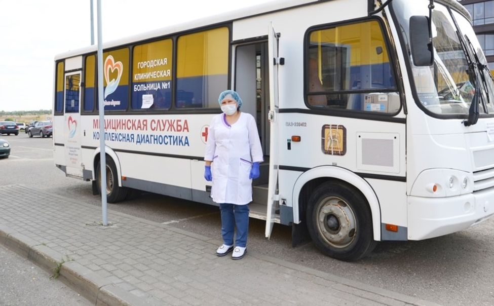 В мобильном пункте вакцинации ГКБ №1 прививку от гриппа сделали более 140 человек