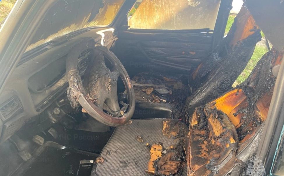 В Алатыре загорелась "семерка". Пламя повредило салон и кузов