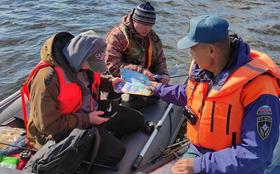 В Новочебоксарске спасатели продолжают ежедневно патрулировать Волгу