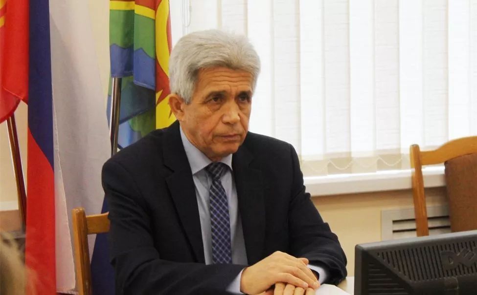 Лев Рафинов досрочно сложил с себя полномочия главы Шумерлинского округа