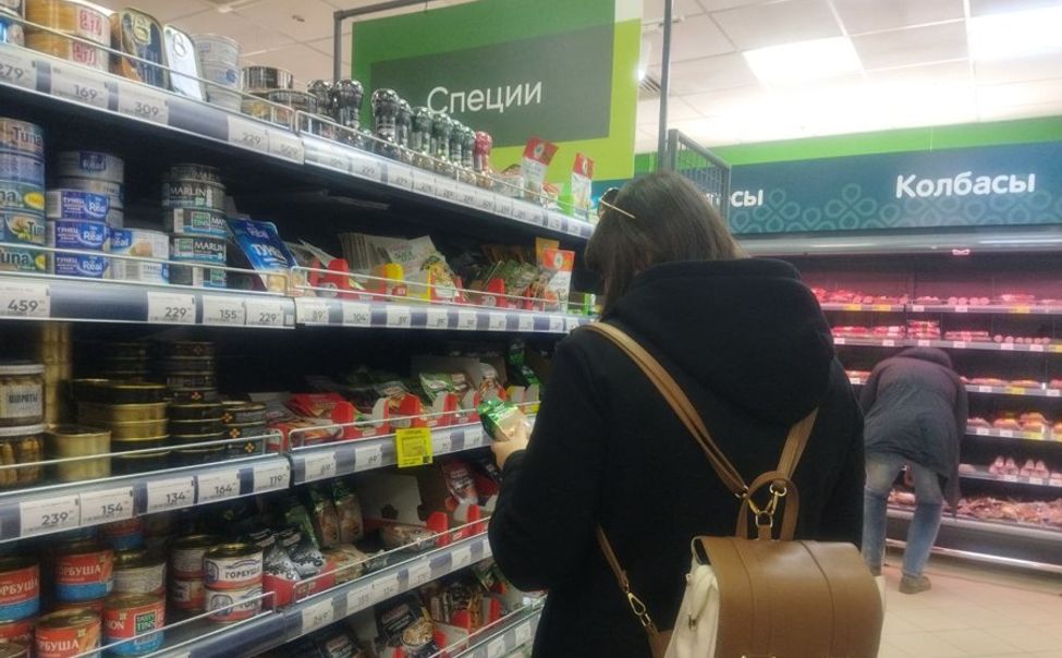 В магазинах Чебоксар за неделю снизились цены на чай, консервы и масло