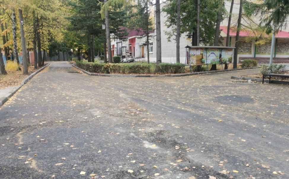 В санатории «Лесная сказка» продолжаются работы по благоустройству территории