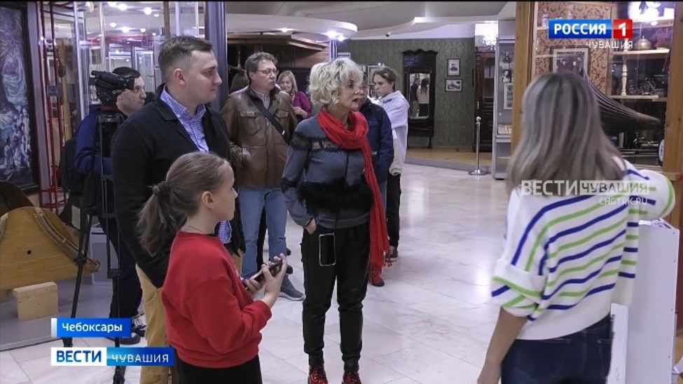 Иностранных журналистов в Чувашии поразила Вышитая карта России