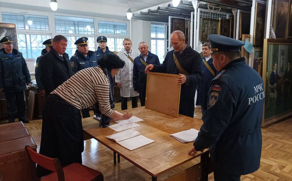 В учреждениях культуры Чувашии отрабатывают навыки экстренной эвакуации ценностей