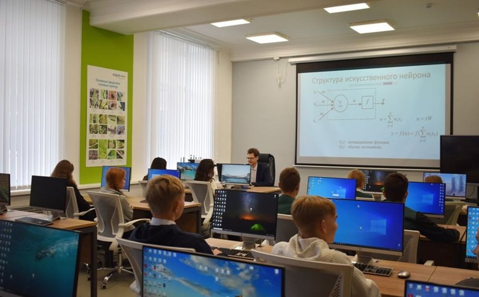 Для агроклассников Чувашии провели мастер-класс по работе с нейросетями