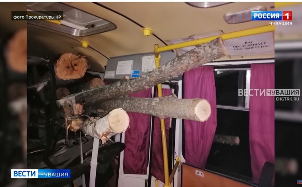 В Чувашии по факту смертельного ДТП с участием лесовоза и автобуса возбудят уголовное дело