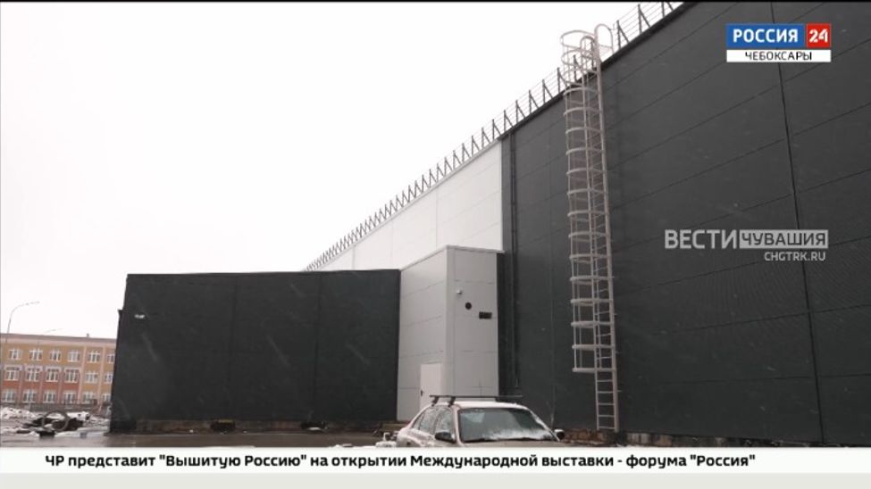 В чебоксарском микрорайоне «Новый город» близится к завершению строительство крытого катка