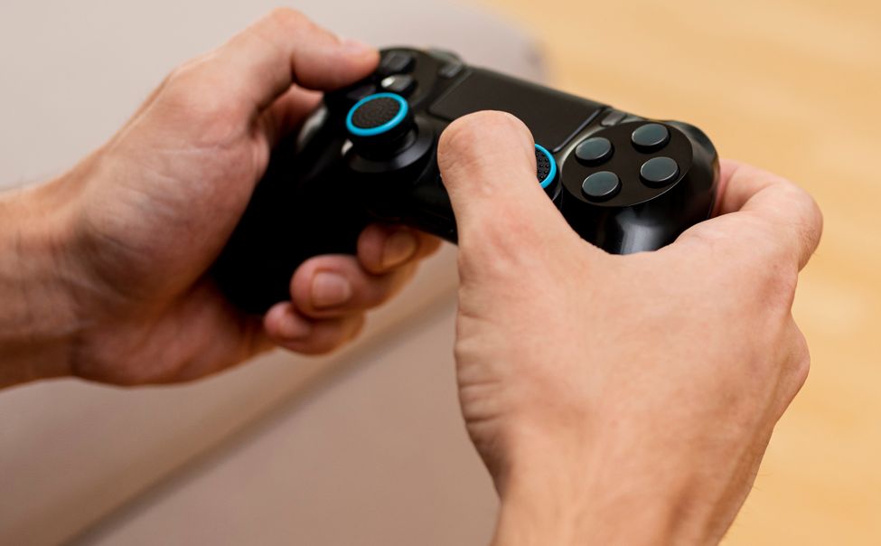 В Чебоксарах житель Марий Эл взял в аренду пылесос и игровую приставку и сдал в комиссионку