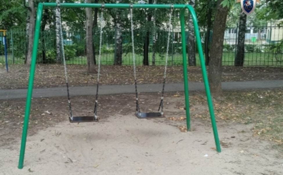 В Чувашии завершено расследование уголовного дела по факту травмирования ребенка на детской площадке