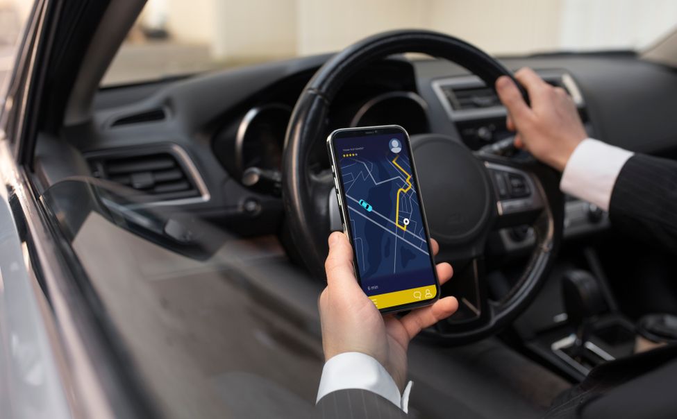 Таксист из Чебоксар планировал заработать на инвестициях, но лишился более 1 млн рублей