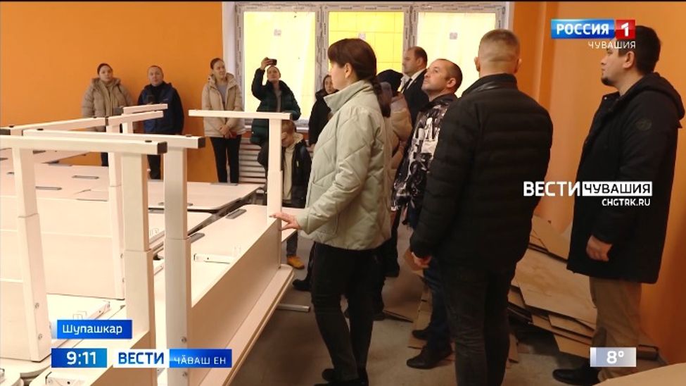 Ҫӗнӗ шкул алӑкӗ уҫӑласса куҫ пек кӗтеҫҫӗ 