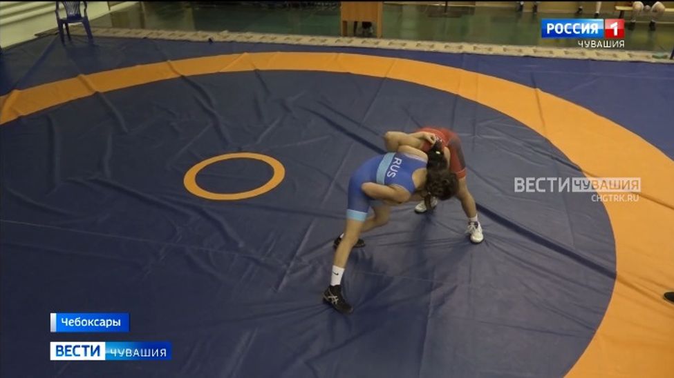 В Новочебоксарске разыграют призы сестёр Смирновых в соревнованиях по женской борьбе 