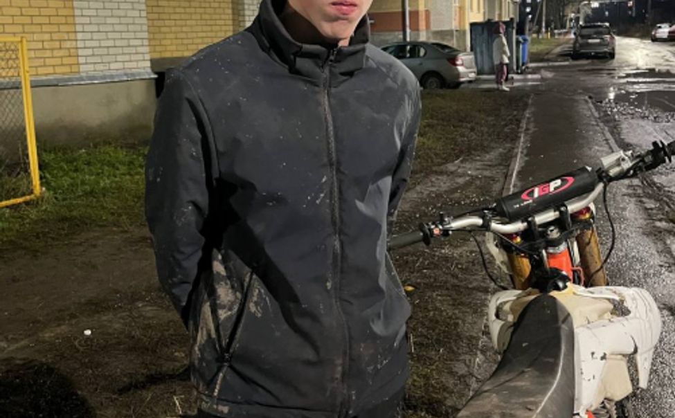 18-летний сельчанин катался по Канашу без прав на украденном мотоцикле