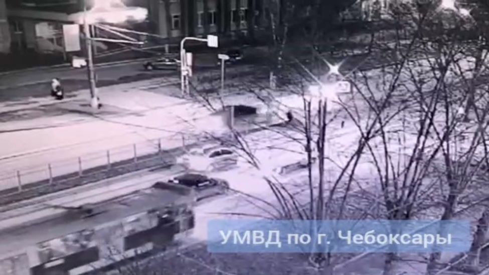 В Чебоксарах пьяный водитель сбил 12-летнюю девочку на "зебре"