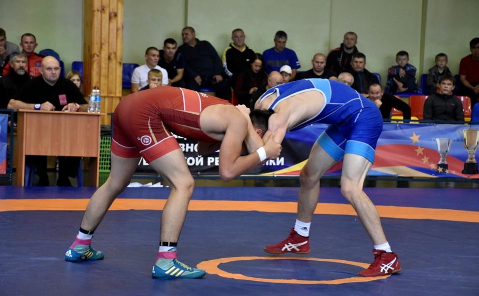 В Чувашии проходит Всероссийский турнир по вольной борьбе на призы Героя России Николая Гаврилова