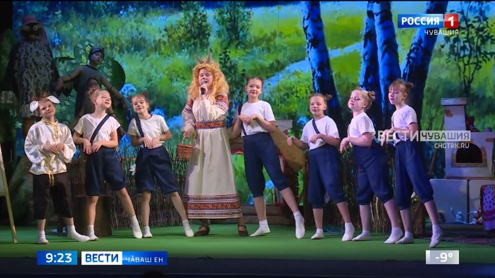 Вӗренекенсен сцена ӑсталӑхӗн "Асам" фестивалӗн республикӑри тапхӑрӗ малалла пырать