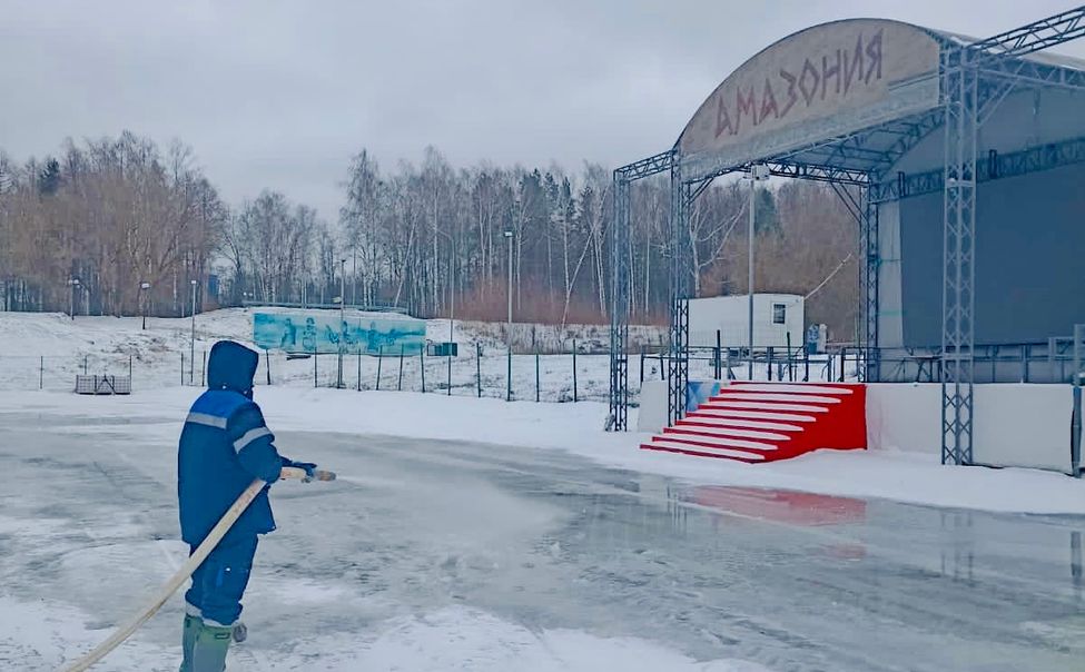 В Чувашии заливают самый большой открытый каток 