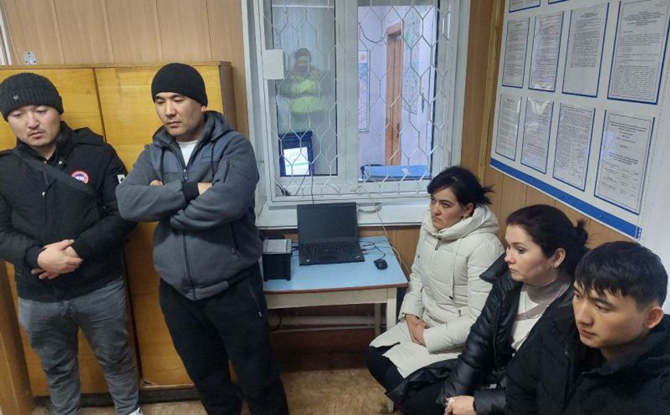 В Чувашии полицейские задержали машину с нелегалами