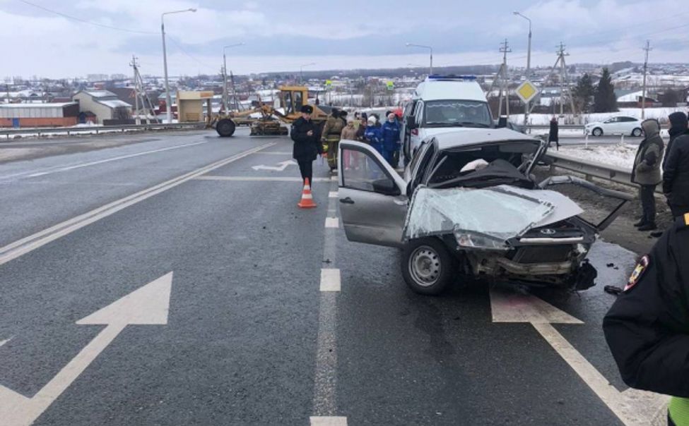 В Батыревском округе при столкновении двух автомобилей погибли 2 человека