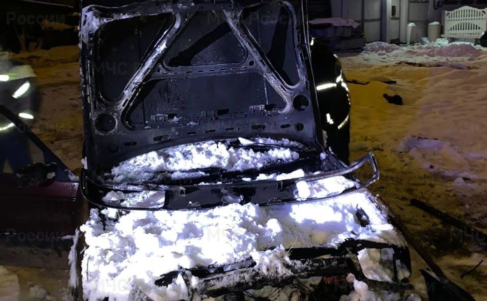 В Чебоксарском округе горела иномарка