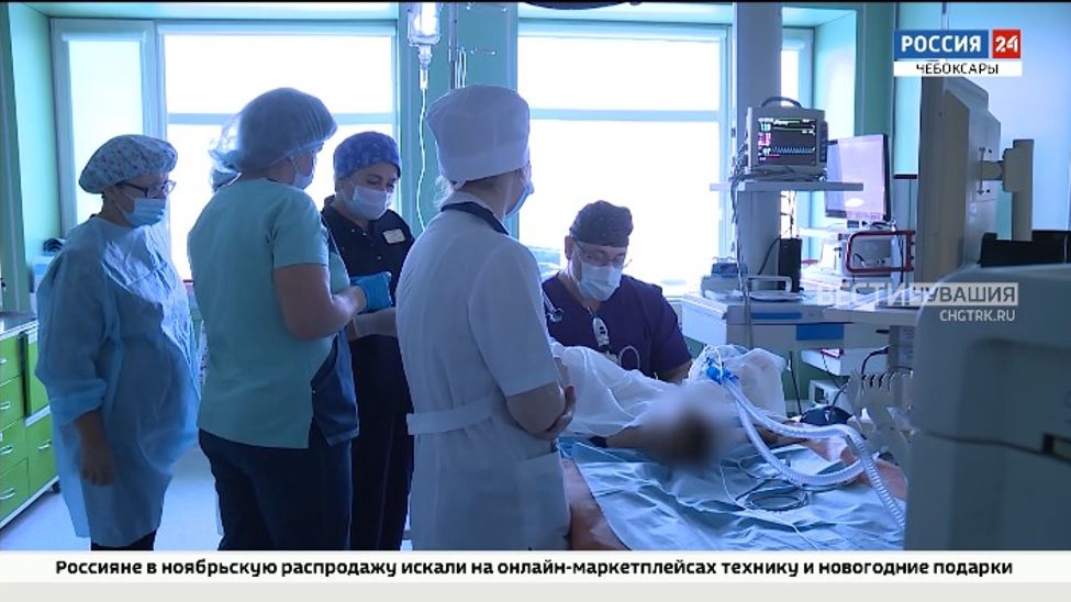В Чебоксарах известный московский уролог провел 15 операций 