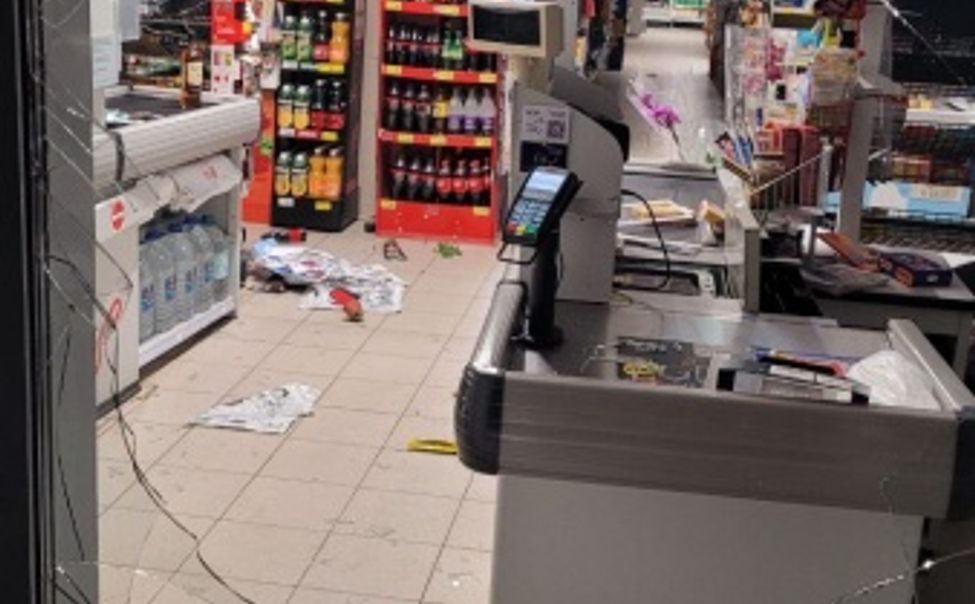 В Цивильске пьяные студенты попытались ограбить магазин