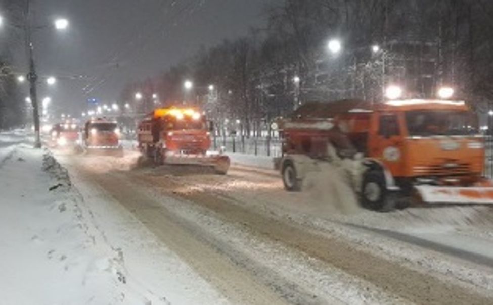 Ночью на чебоксарских дорогах работало более 50 единиц спецтехники