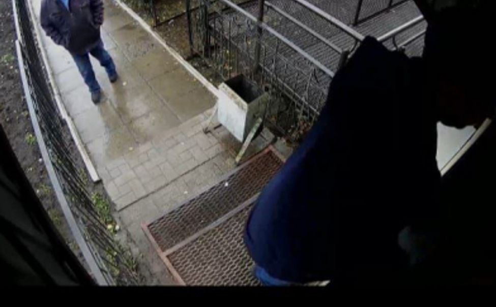 В Комсомольском округе мужчина украл из банкомата чужие 50 тысяч рублей