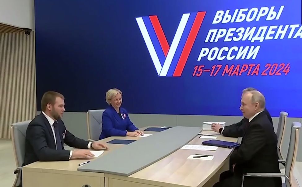 ЦИК России принял у Владимира Путина документы для выдвижения на президентских выборах -2024