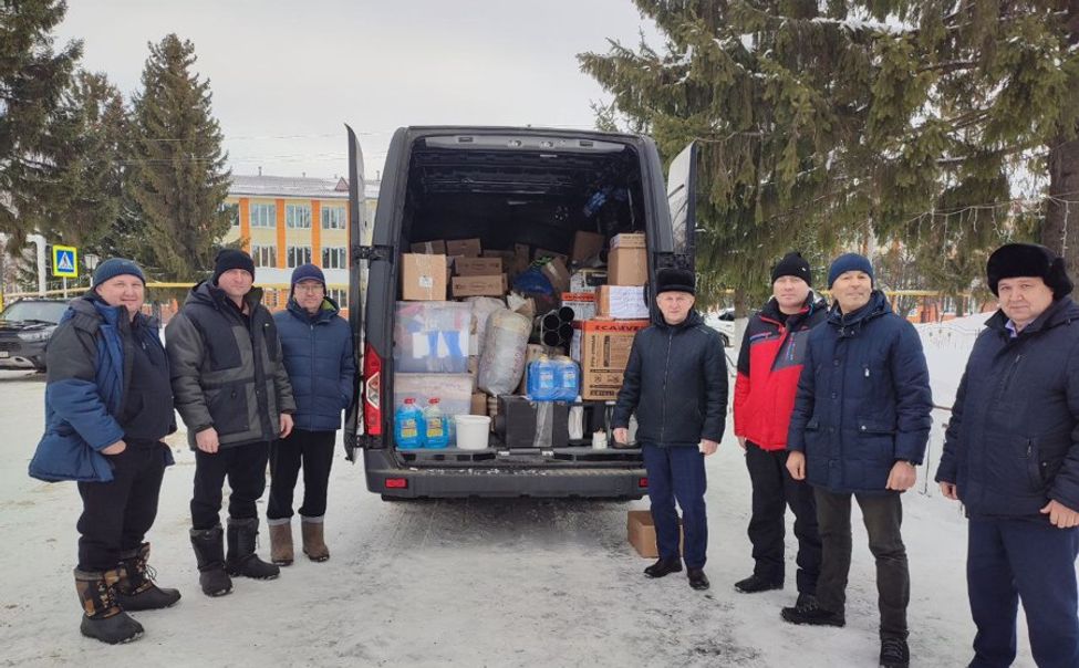 Жители Красночетайского округа отправили в зону СВО две машины с гуманитарным грузом