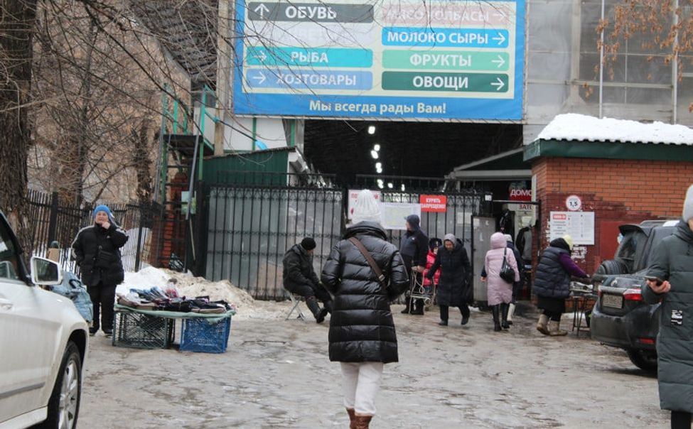 В Чебоксарах протоколы выписали 95 нелегальным продавцам