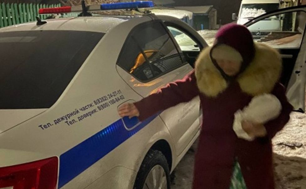 В Чувашии полицейские помогли пожилой женщине, страдающей потерей памяти
