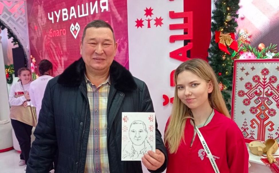 Гости павильона Чувашии на ВДНХ могут получить портреты с национальными оберегами