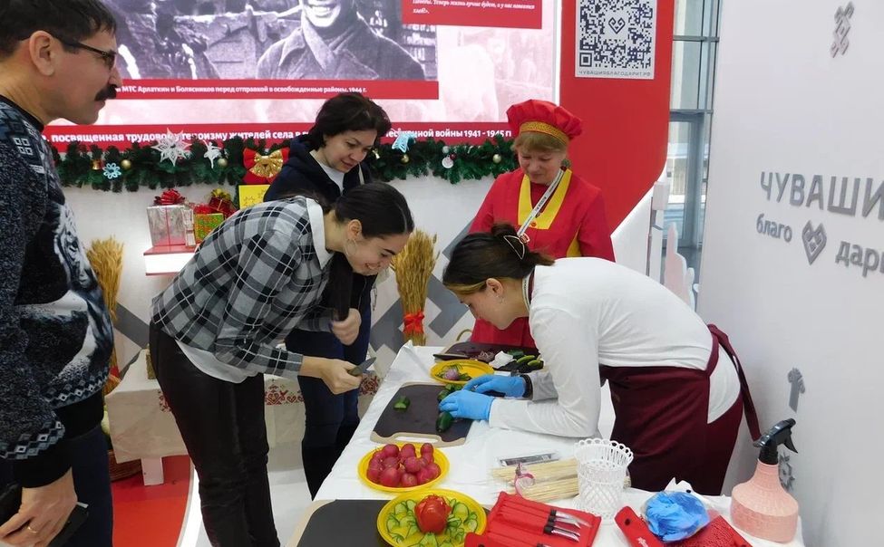 Чувашские национальные костюмы гости ВДНХ примерили более 500 раз 