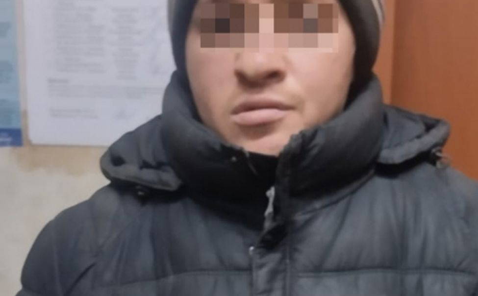 В Чебоксарах мужчина попросил у прохожего телефон для звонка и украл его