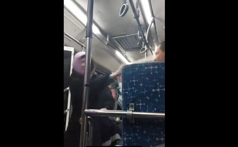 В Чебоксарах подросток в автобусе распылил перцовый баллончик 