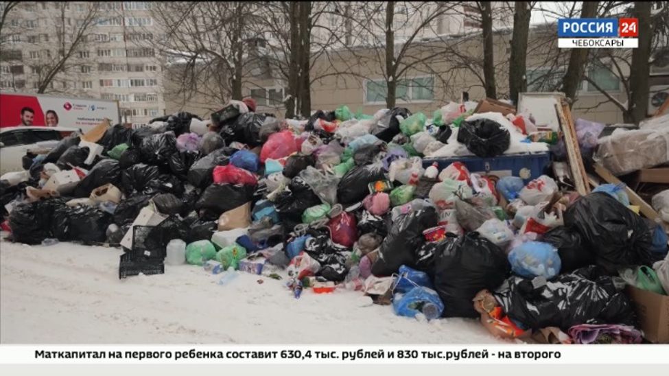После сильнейших снегопадов Чебоксары едва не угодили в мусорный коллапс